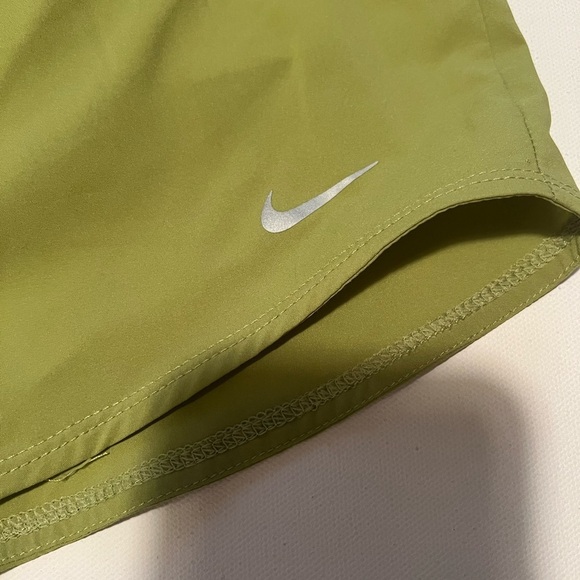 WOMEN'S NIKE ONE DRI-FIT ULTRA HIGH-WAISTED 3-INCH BRIEF-LINED SHORTS SIZE L - Picture 2 of 9